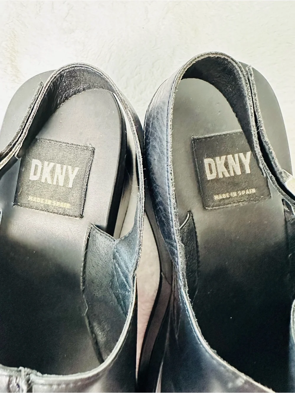 Y2K Vintage DKNY Black  Leather Platform Sandals Size 6